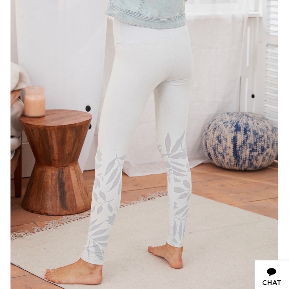 Leaf print leggings (brand new!)
